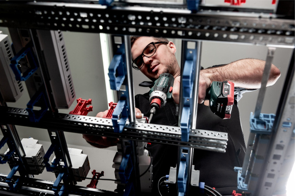 Аккумуляторная дрель-шуруповерт POWERMAXX BS 12 Q